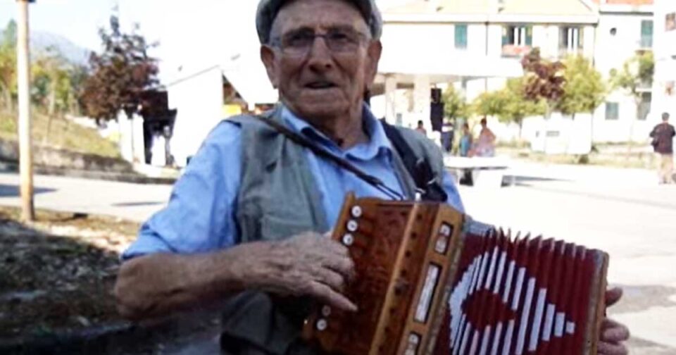 Attilio Ciccone e il suo Organetto - Musica popolare.