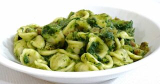 Ricette & Tradizioni: Orecchiette e cime di rapa – Puglia