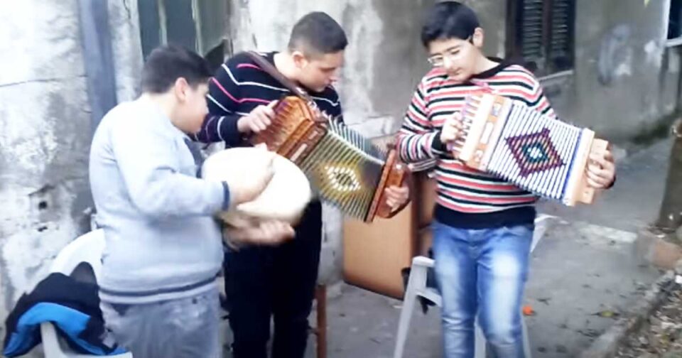 Tarantella all'organetto - Musica popolare italiana.