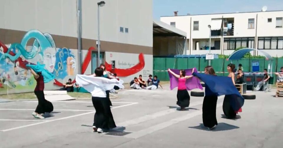 Pizzica di Gruppo - Puglia. Ballo popolare.