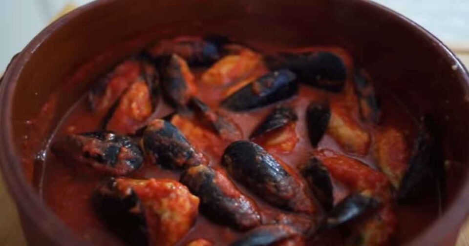 Cozze ripiene al sugo - Ricette Sicilia