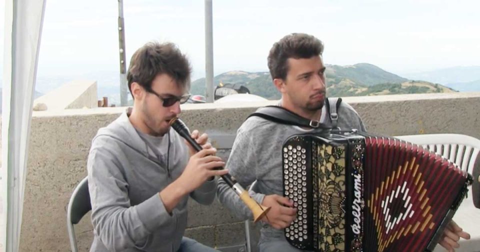 La Polca di Ernesto - Andrea Ferraresi e Yuri Domenichella. Musica popolare.