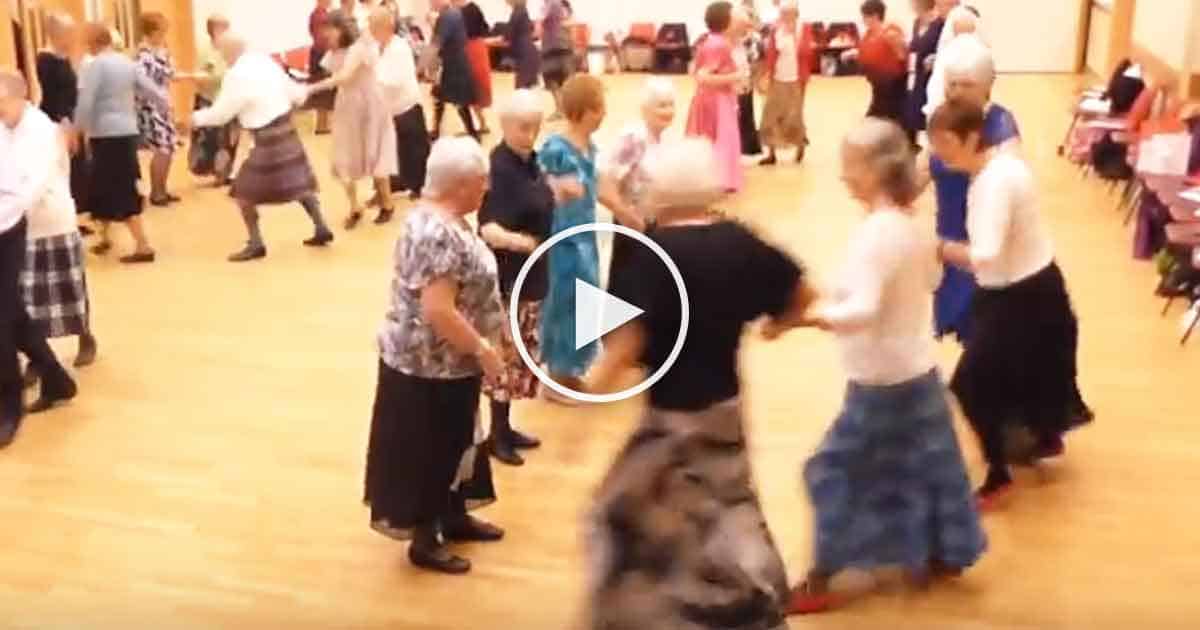 The Christmas Tree – Scottish Country Dance