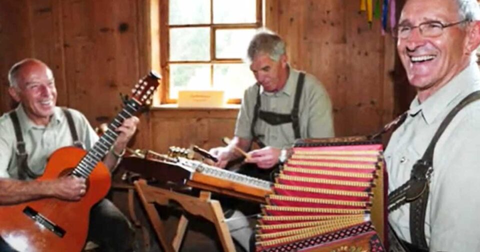 Me piaze bigoli con la luganega - Musica popolare dal Trentino.