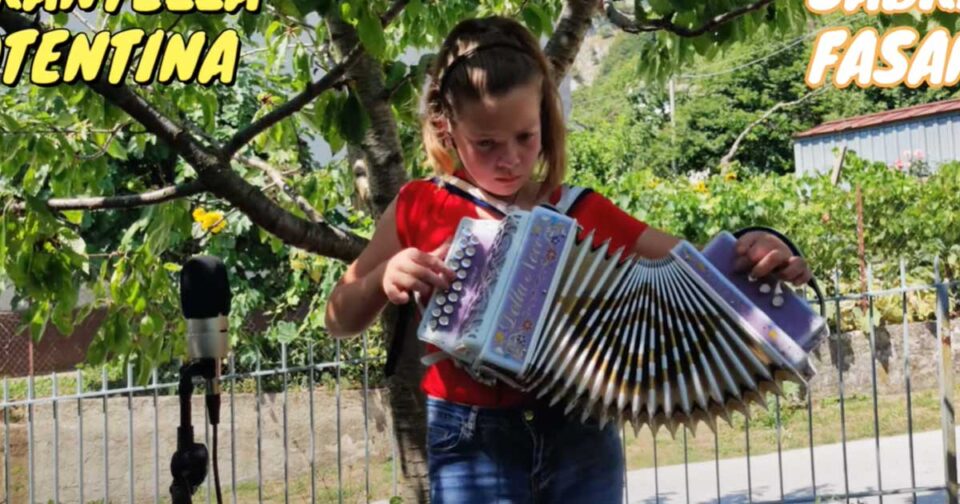 Tarantella Potentina - Sabrina Fasano - Organetto. Musica popolare.