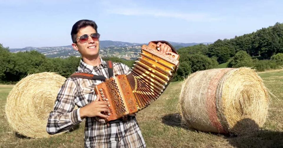 La Pizzica - Angelo Lucarelli. Musica popolare.